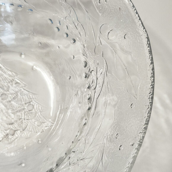 Set of 7 Vintage Arcoroc Holly Tree Tannenbaum Embossed Glass Christmas Bowls - Picture 8 of 12